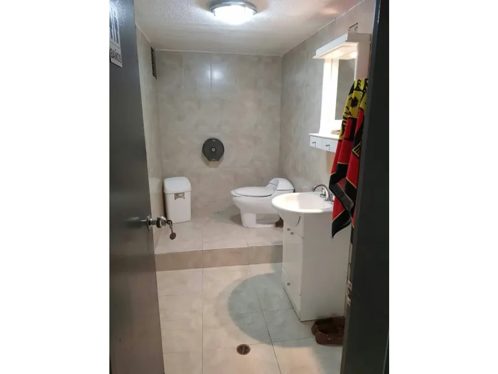 Vendo galpón 1800m2 Boleíta 0560 - 8
