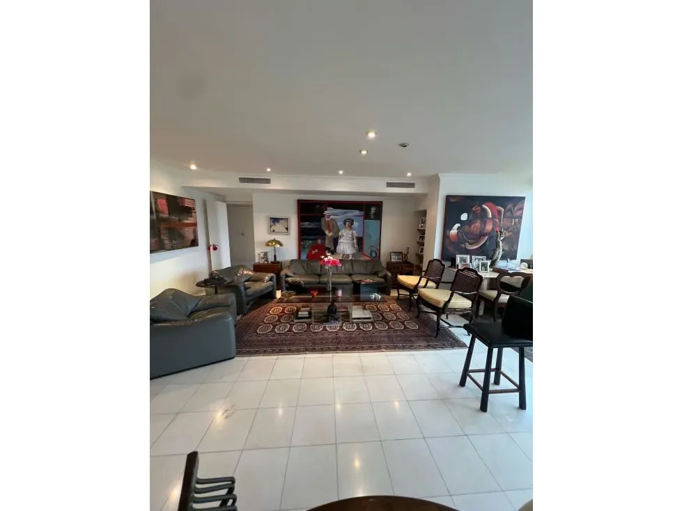 Vendo apartamento en calle cerrada 220m2 Las Mercedes 9303 - 2