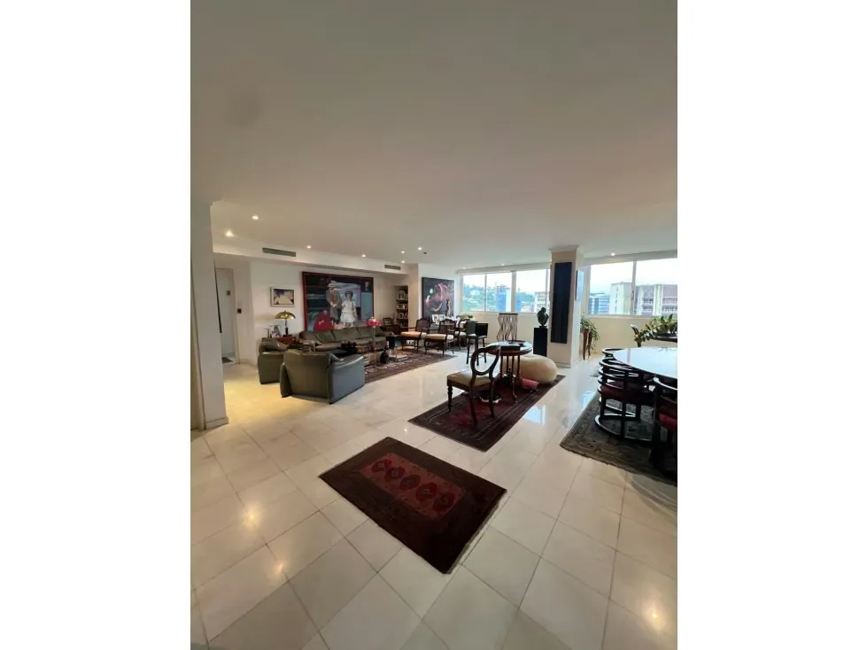 Vendo apartamento en calle cerrada 220m2 Las Mercedes 9303 - 5