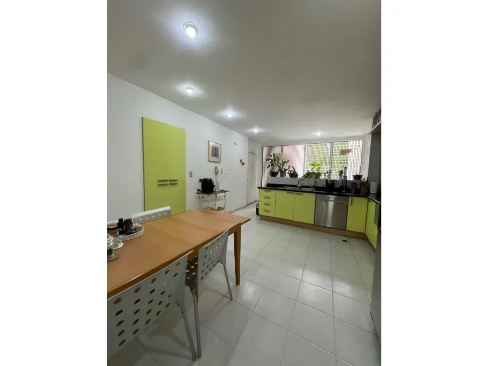 Vendo apartamento en calle cerrada 220m2 Las Mercedes 9303 - 10