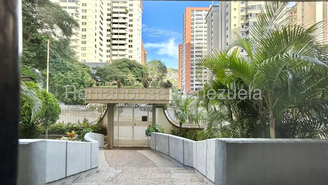 Apartamento (1 Nivel) en Venta en Lomas del Avila, Distrito Metropolitano - 2