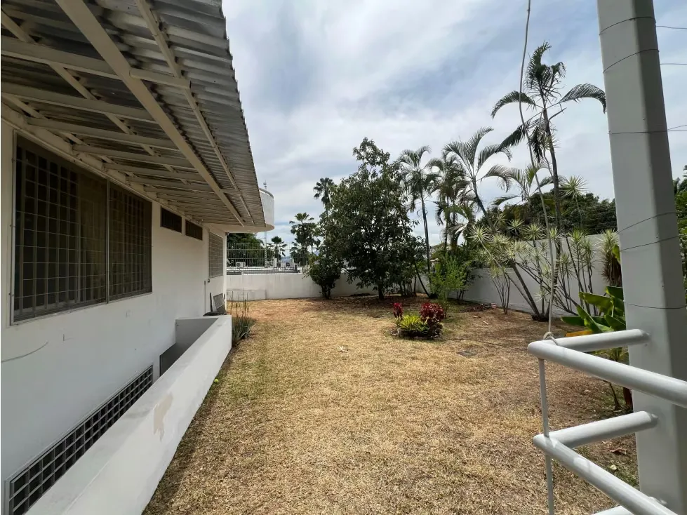 Se vende casa 1000m² 3h+1s/3b+1s/10e Country Club - 5