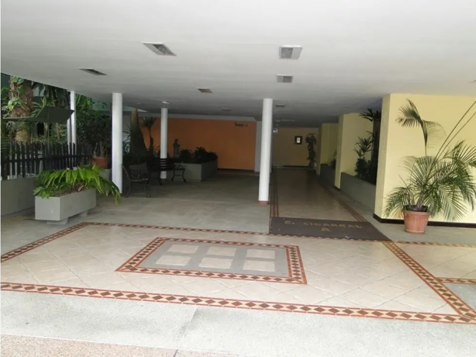 VENTA APTO 126m2 4H/3B/2E, MALETERO URB El Cigarral 3152 - 5