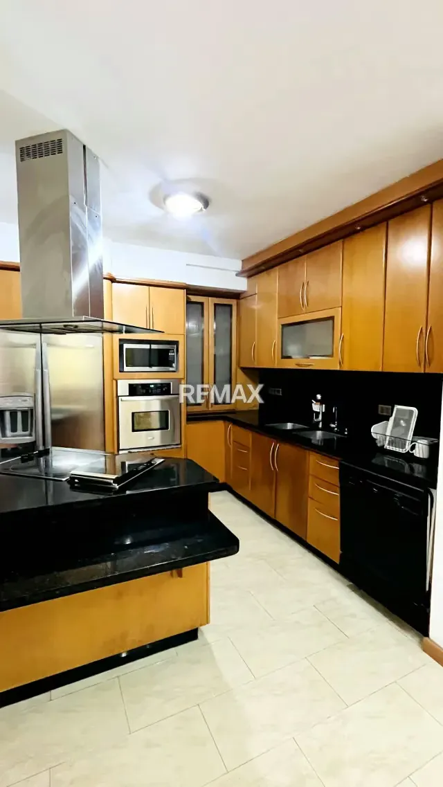 SE ALQUILA EXCELENTE APARTAMENTO UBICADO EN BOLEITA - 3