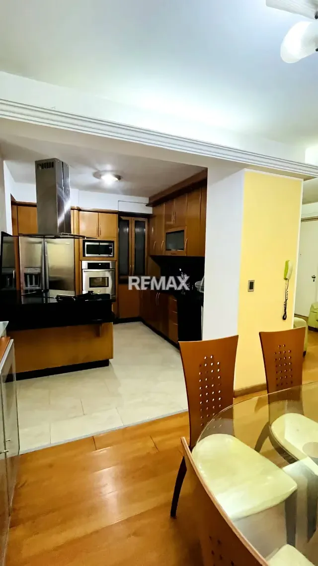 SE ALQUILA EXCELENTE APARTAMENTO UBICADO EN BOLEITA - 4
