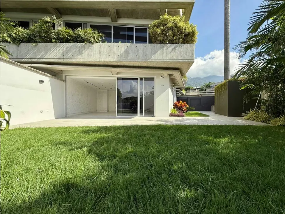 Se Vende PB 709m² 3h+2s/6b+2s/5e Altamira - 8