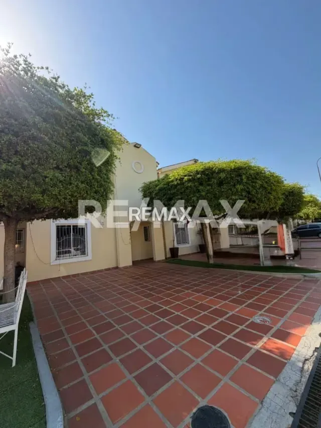Townhouse en Venta Resid. Dunas del mar Av. Milagro Norte