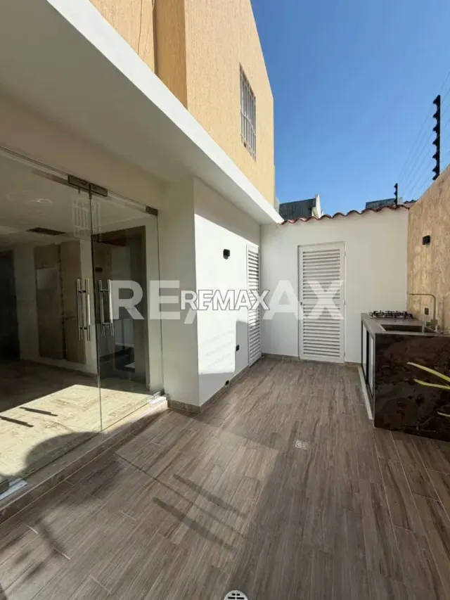 Townhouse en Venta Resid. Dunas del mar Av. Milagro Norte - 12