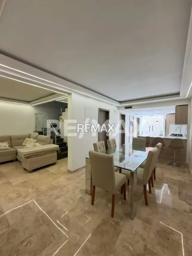 Townhouse en Venta Resid. Dunas del mar Av. Milagro Norte - 4