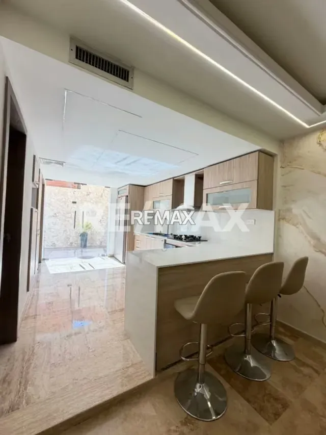 Townhouse en Venta Resid. Dunas del mar Av. Milagro Norte - 5