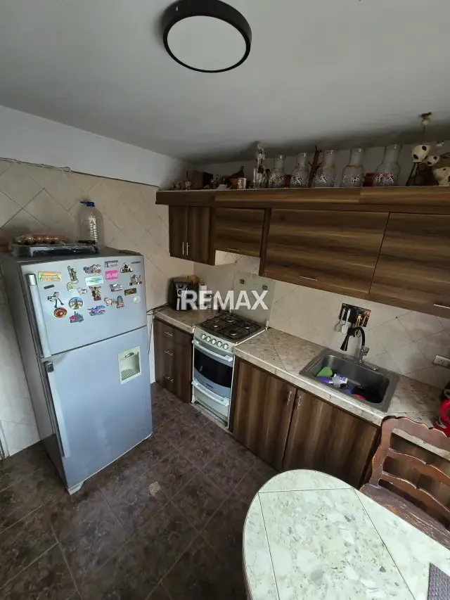Venta Apartamento Res. EUNO Av. Bolivar detrás de Pollo Rico - 4