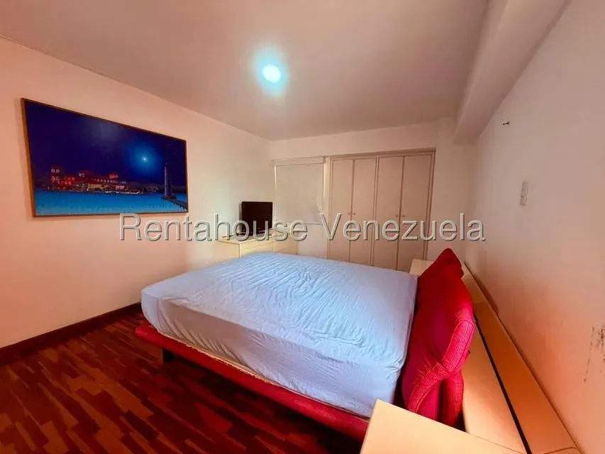 Apartamento (1 Nivel) en Alquiler en Los Dos Caminos, Distrito Metropolitano - 11