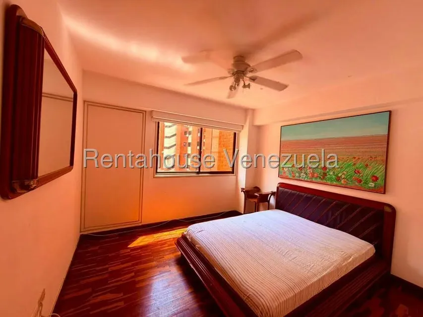 Apartamento (1 Nivel) en Alquiler en Los Dos Caminos, Distrito Metropolitano - 14