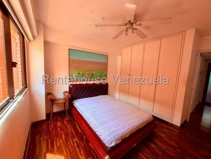 Apartamento (1 Nivel) en Alquiler en Los Dos Caminos, Distrito Metropolitano - 16