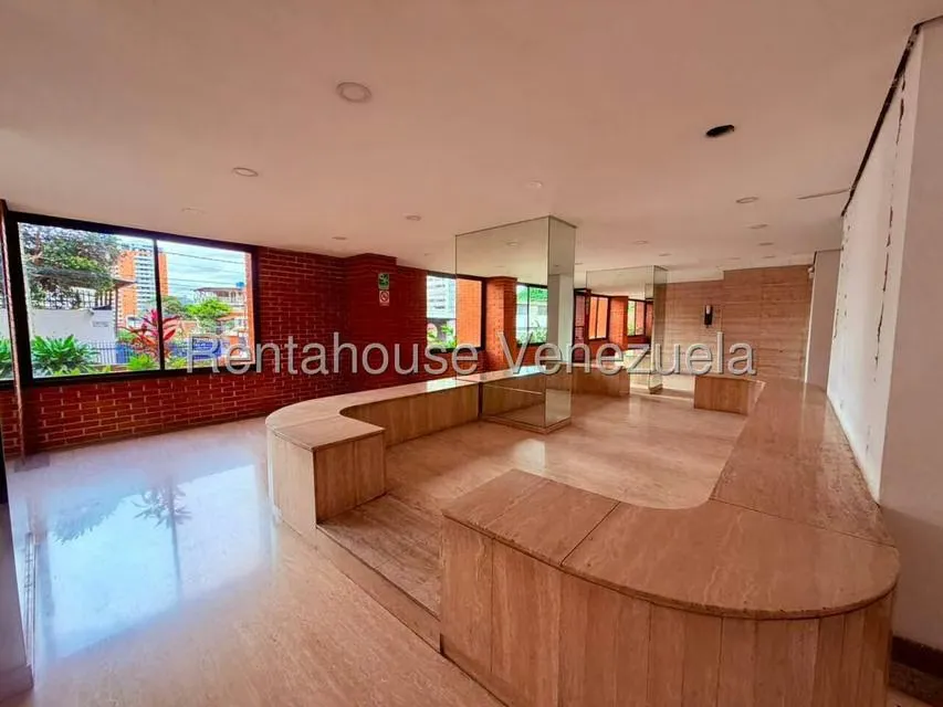 Apartamento (1 Nivel) en Alquiler en Los Dos Caminos, Distrito Metropolitano - 28