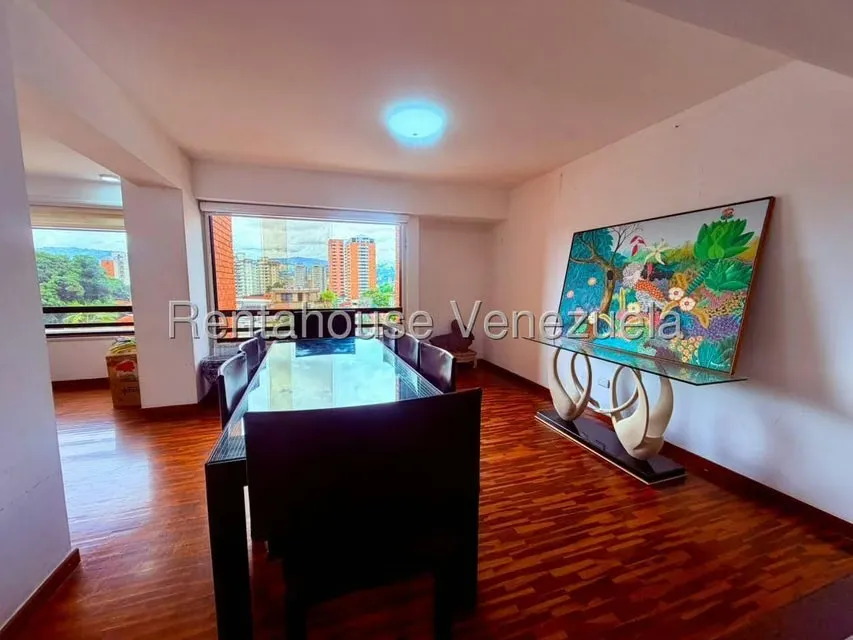 Apartamento (1 Nivel) en Alquiler en Los Dos Caminos, Distrito Metropolitano - 4