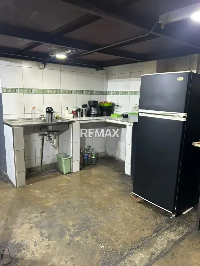 EN VENTA LOCAL COMERCIAL EN EL CENTRO-OESTE - 14