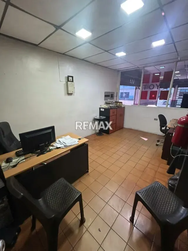 EN VENTA LOCAL COMERCIAL EN EL CENTRO-OESTE - 8
