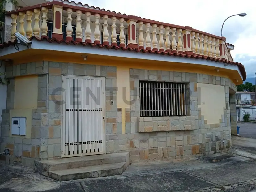 Comoda, amplia y bonita casa