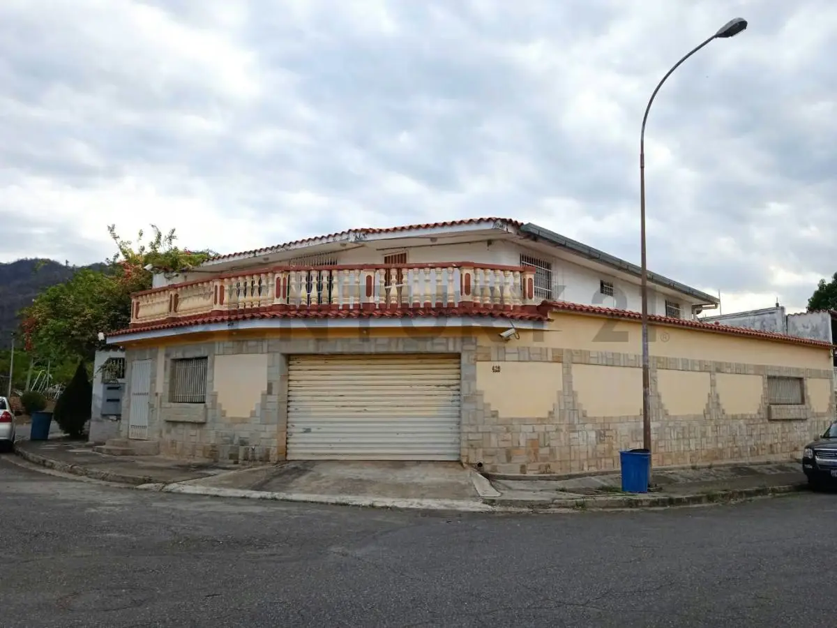 Comoda, amplia y bonita casa