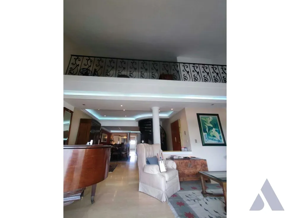 Se vende PH duplex 330m2 Los Palos Grandes 8382 - 24