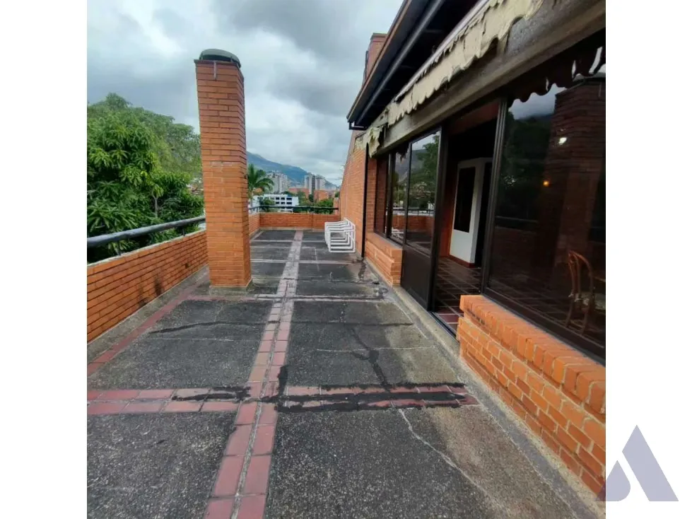 Se vende PH duplex 330m2 Los Palos Grandes 8382 - 4