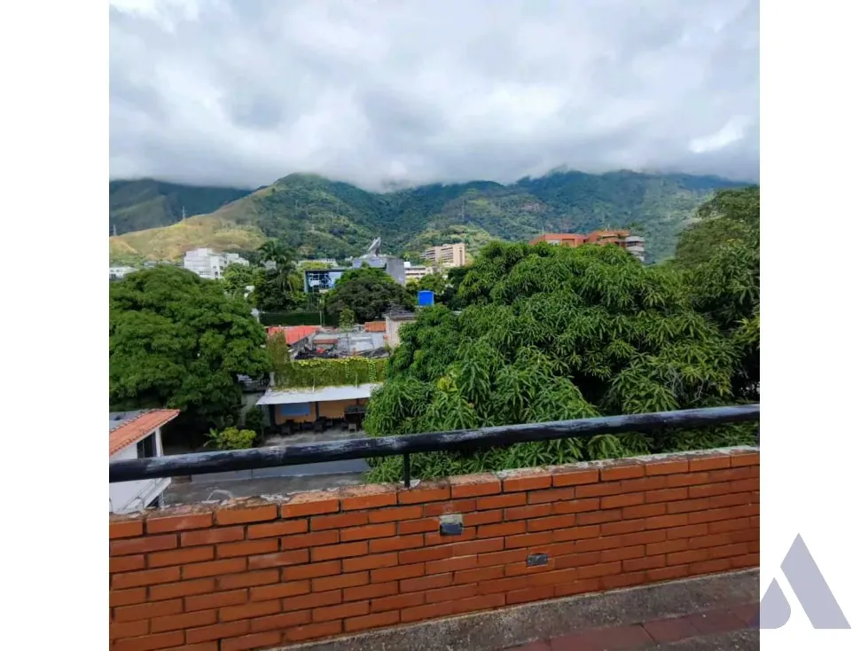 Se vende PH duplex 330m2 Los Palos Grandes 8382 - 6