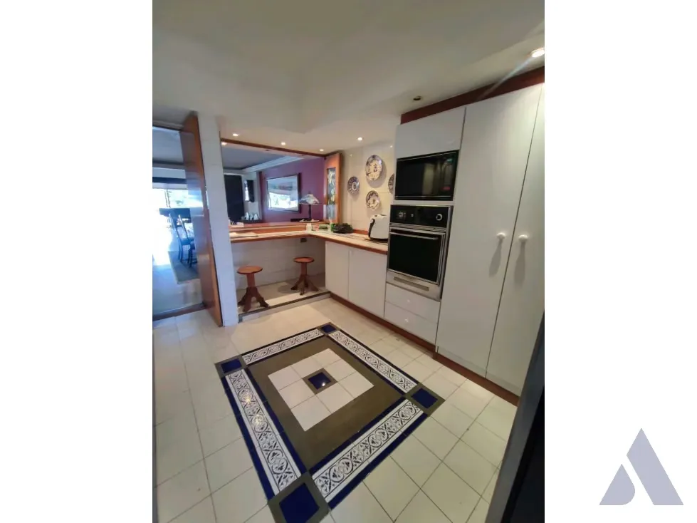 Se vende PH duplex 330m2 Los Palos Grandes 8382 - 7