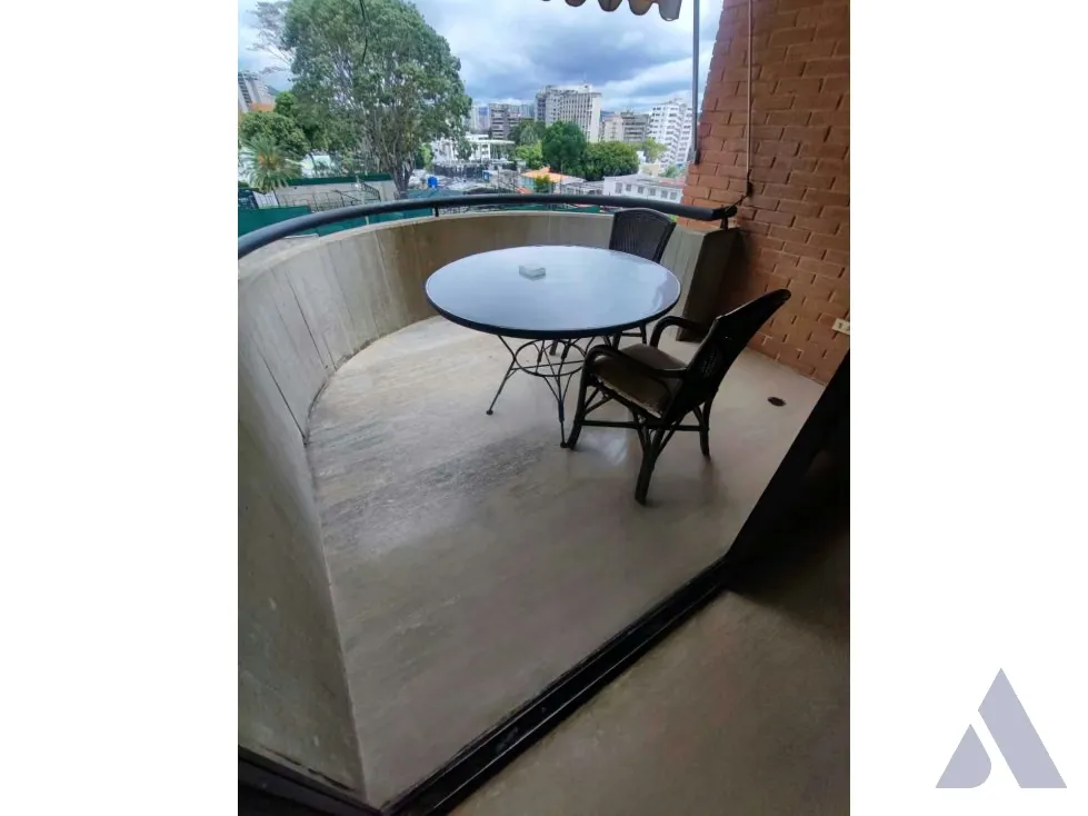 Se vende PH duplex 330m2 Los Palos Grandes 8382 - 9