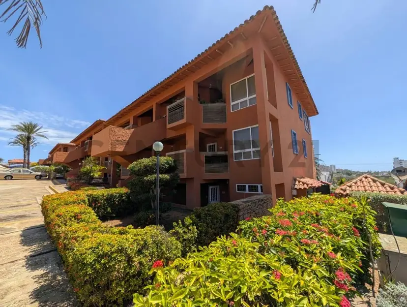 EXCELENTE APARTAMENTO EN PLAYA MORENO CON VISTA AL MAR RESIDENCIAS LAS CASONAS
