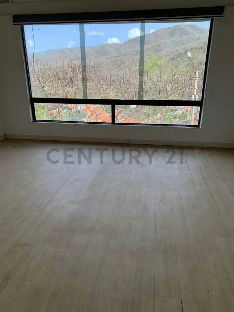 Venta de Hermoso Town House Triple en La Urbanización las Terrazas - 5