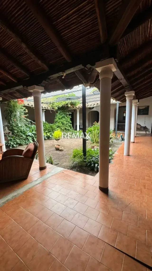 En Quibor Excelente terreno y casa comercial Ubicado en una de las avenidas con la afluencia de vehículos de la zona. Av principal Florencio Gimenez - 6