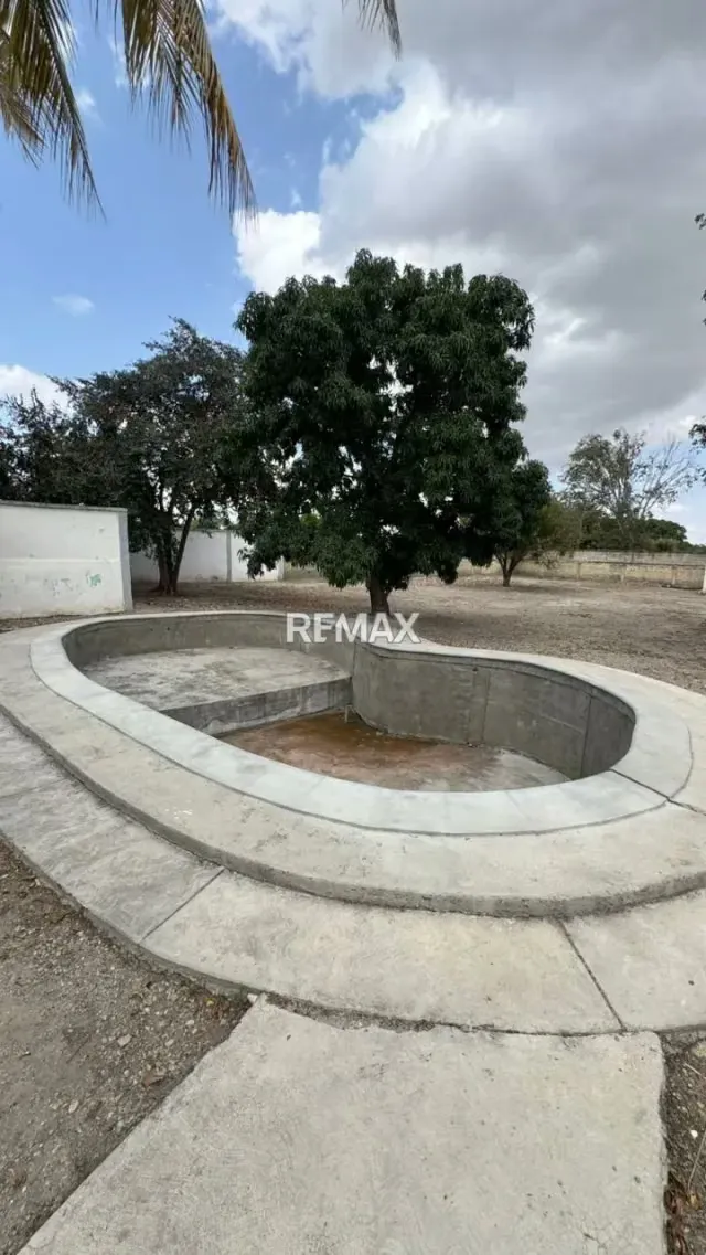 En Quibor Excelente terreno y casa comercial Ubicado en una de las avenidas con la afluencia de vehículos de la zona. Av principal Florencio Gimenez - 8