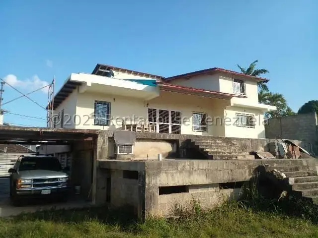 Casa (Duplex) en Venta en El Hatillo, Distrito Metropolitano - 2