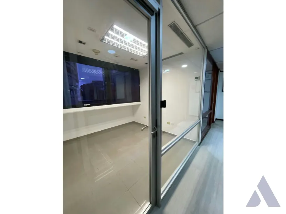 Se vende/alquila oficina 206m2 El Rosal 1398 - 6