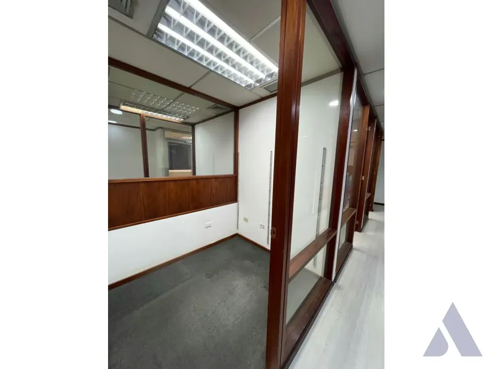 Se vende/alquila oficina 206m2 El Rosal 1398 - 9