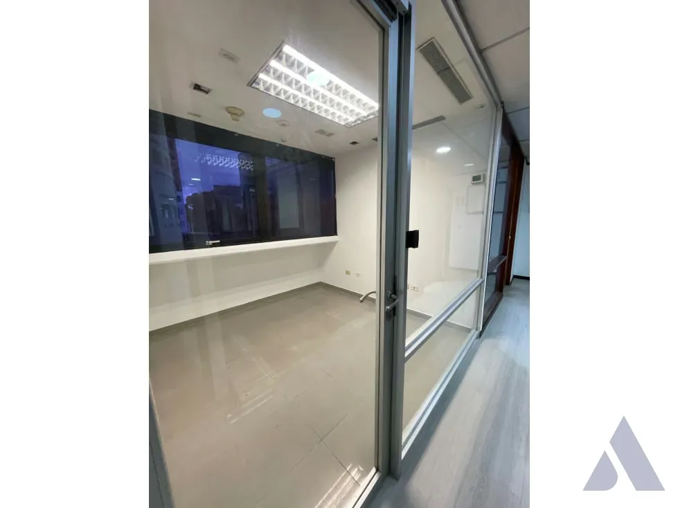 Se vende/alquila oficina 206m2 El Rosal 1398 - 10