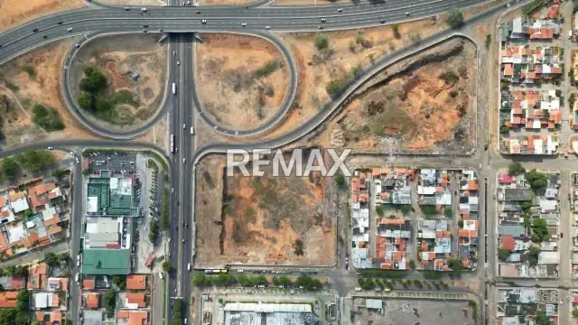Maximice su próximo Proyecto en Veta TERRENO en Av 28 La Limpia al lado de Centro Comercial Galerías Mall - 3