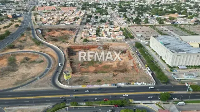 Maximice su próximo Proyecto en Veta TERRENO en Av 28 La Limpia al lado de Centro Comercial Galerías Mall - 5