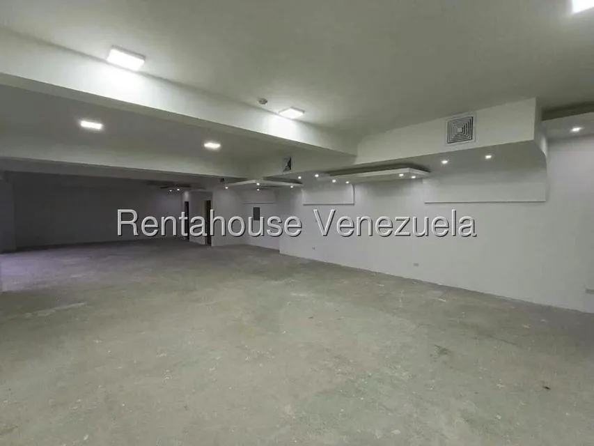 Local Comercial en Alquiler en Zona Este, Lara - 11