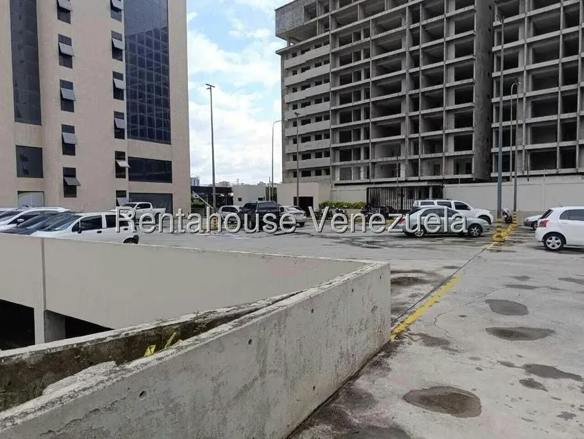 Local Comercial en Alquiler en Zona Este, Lara - 16