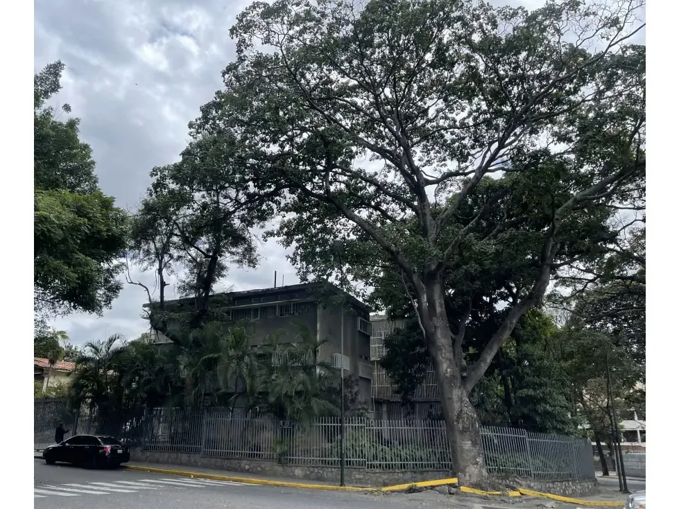Edificio en venta en Urb. El Bosque - 5