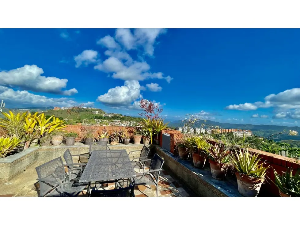 Se vende PH 930m² 4h+1s/6b+1s/4e Lomas de la Lagunita