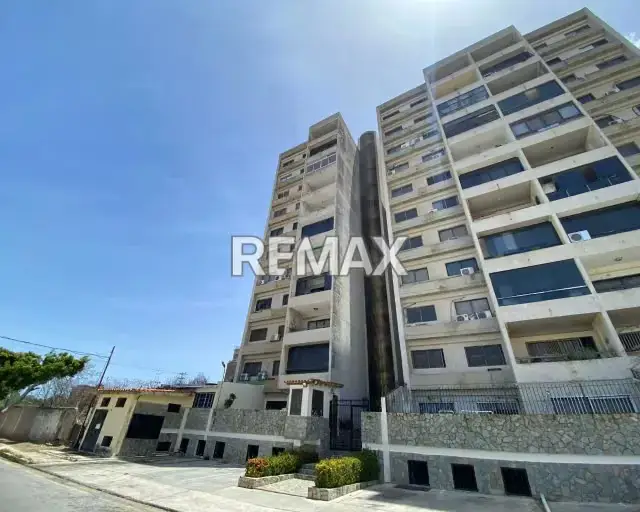 ¡TU NUEVO HOGAR EN PORLAMAR! EN VENTA APARTAMENTO EN RES. ADRIANA: 97M² DE CONFORT, SEGURIDAD Y UBICACIÓN ESTRATÉGICA. IDEAL PARA TU FAMILIA. ¡AGENDA TU VISITA HOY MISMO!