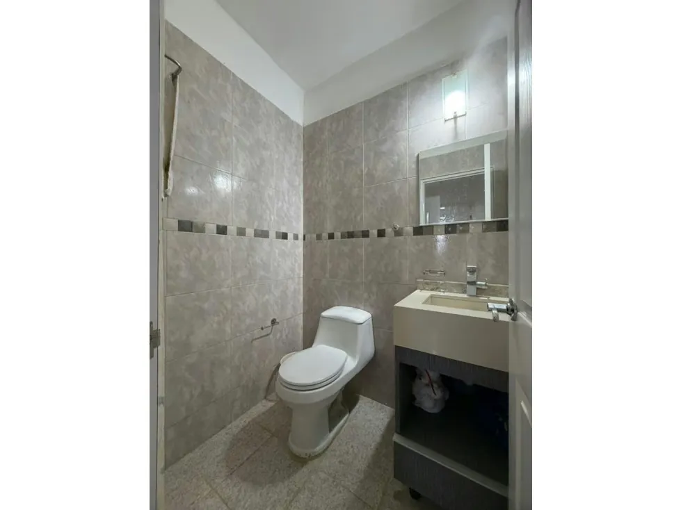 SE VENDE APTO EN LA LAGUNITA - 17