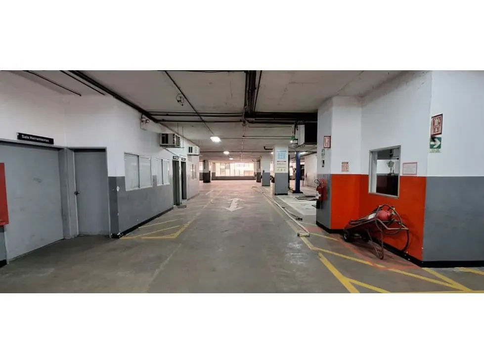 Se vende excelente local comercial de 2.500m2 en Boleíta Norte - RG - 12
