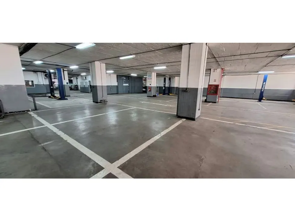 Se vende excelente local comercial de 2.500m2 en Boleíta Norte - RG - 13