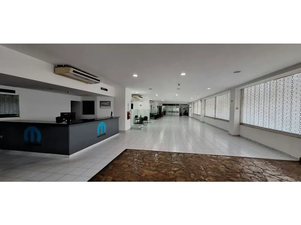 Se vende excelente local comercial de 2.500m2 en Boleíta Norte - RG - 4