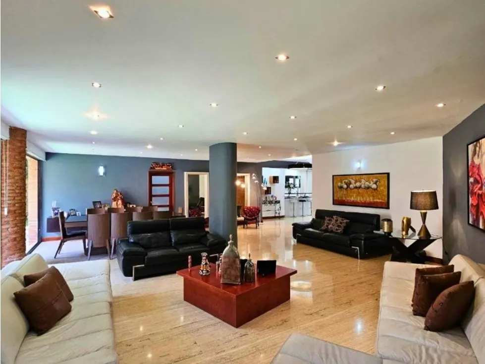 Vendo casa en calle cerrada 677m2 Prados del Este 6480 - 3