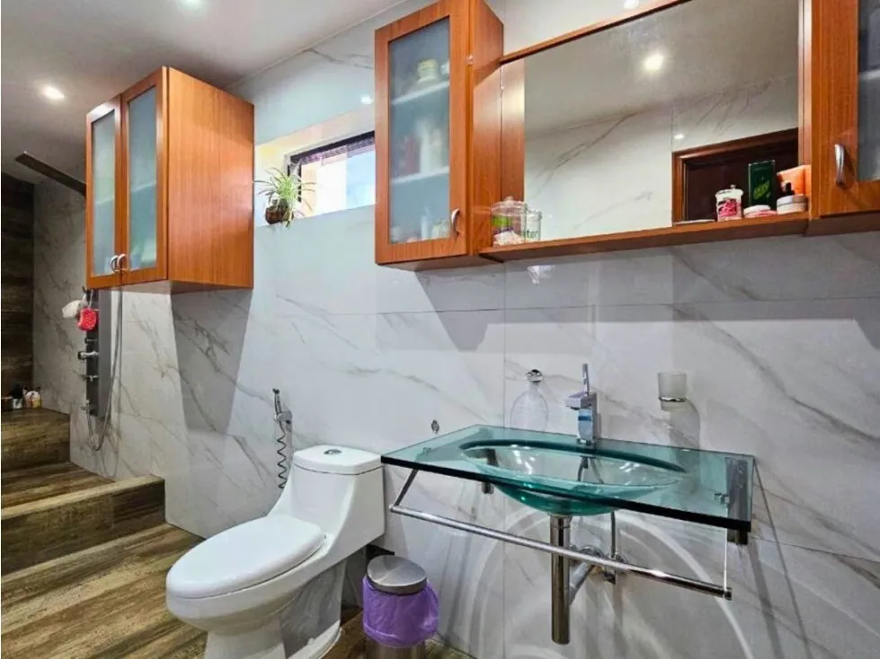 Vendo casa en calle cerrada 677m2 Prados del Este 6480 - 5